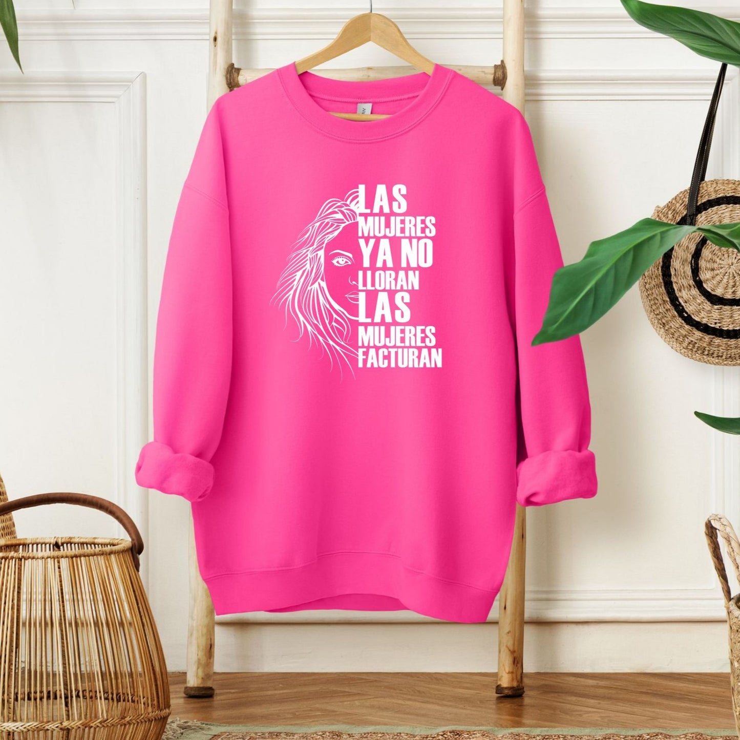 Las Mujeres Ya No Lloran Sweatshirt