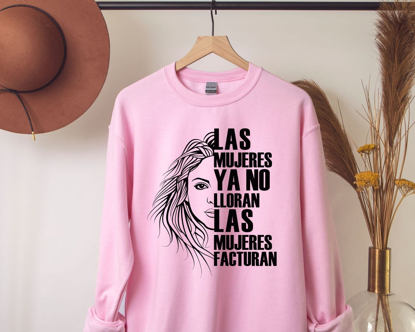 Las Mujeres Ya No Lloran Sweatshirt